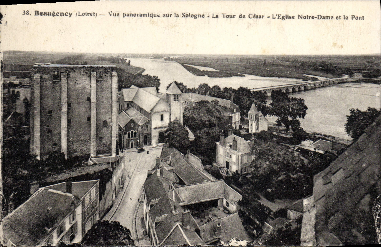 CPA Beaugency Vue Panoramique Sur La Sologne La tour de Cesar L'Eglise Notre Dame et le pont