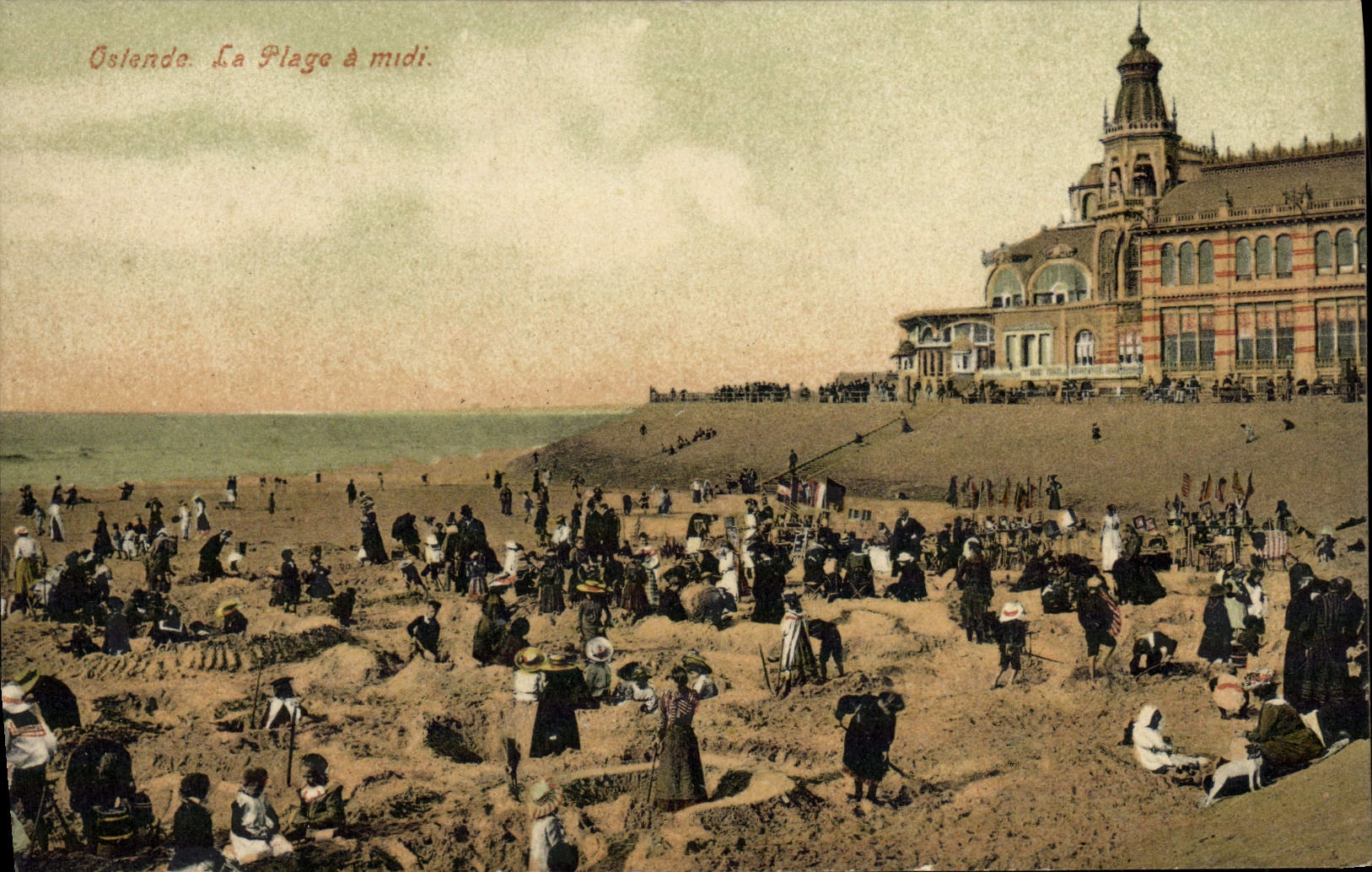 VINTAGE POSTCARD Ostend the Beach has Midday