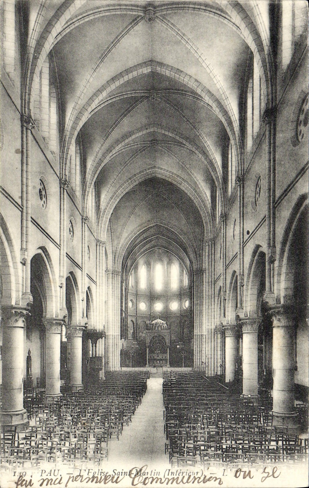 VINTAGE POSTCARD Pau I' Eglise Holy Martin Interior