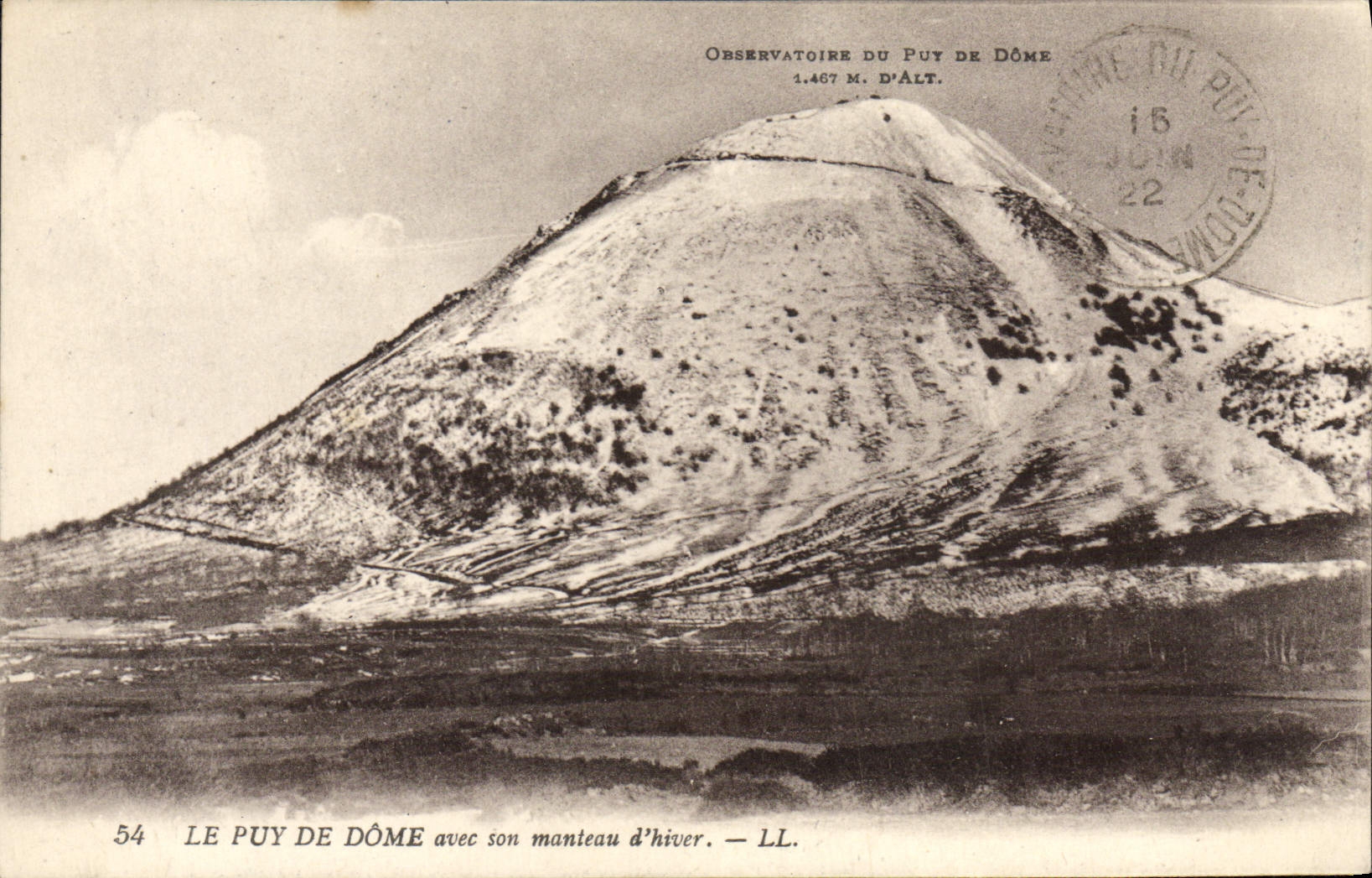 CPA Le Puy De Dome avec son manteau d'hiver