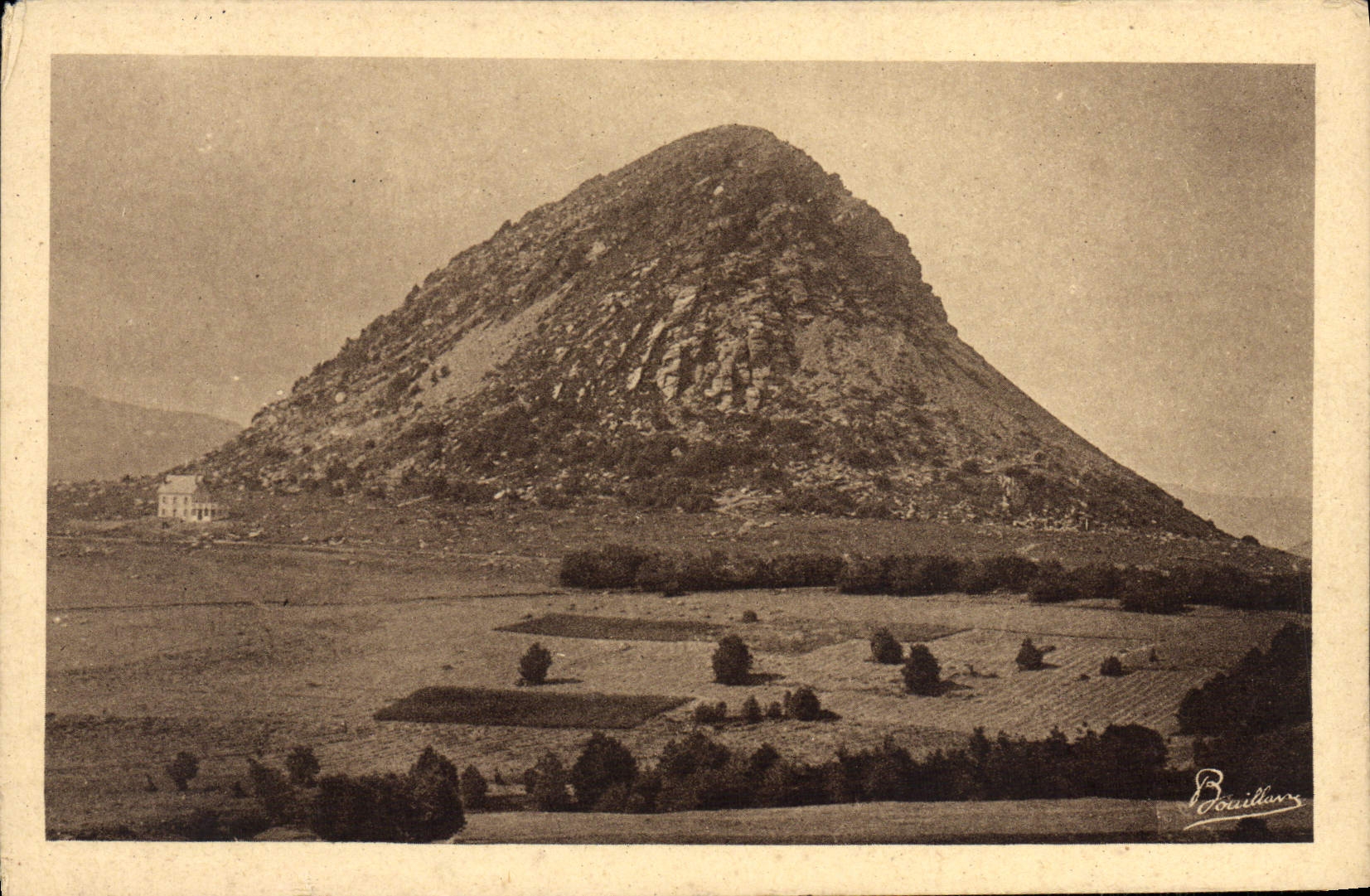 VINTAGE POSTCARD Picturesque Ardeche Gerbier of snap rings and the refuge