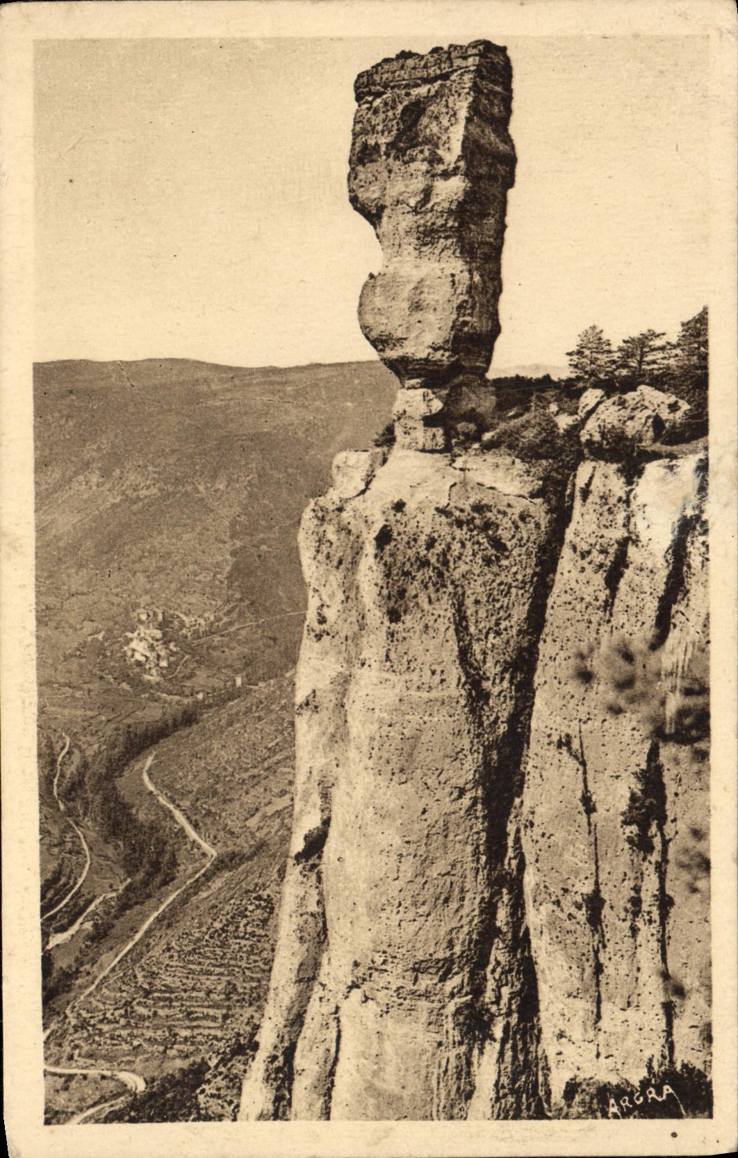 VINTAGE POSTCARD Valley Of Jonte Vese De Sevres Peyreleau the rose tree