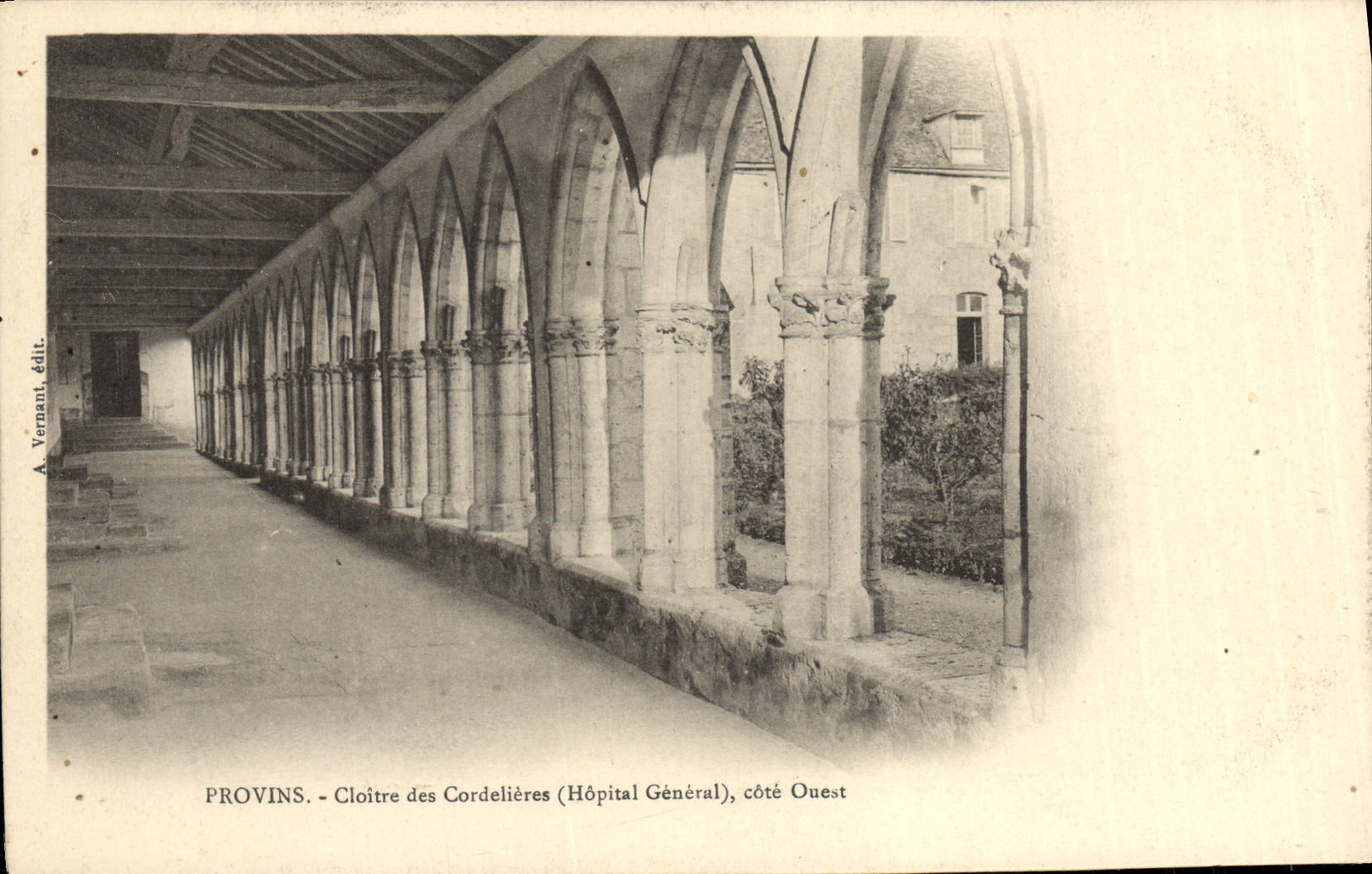 La POSTAL de la VENDIMIA acodó el claustro de las ramas del hospital de Cordelieres de la costa oeste del Hospital General de Cordelieres