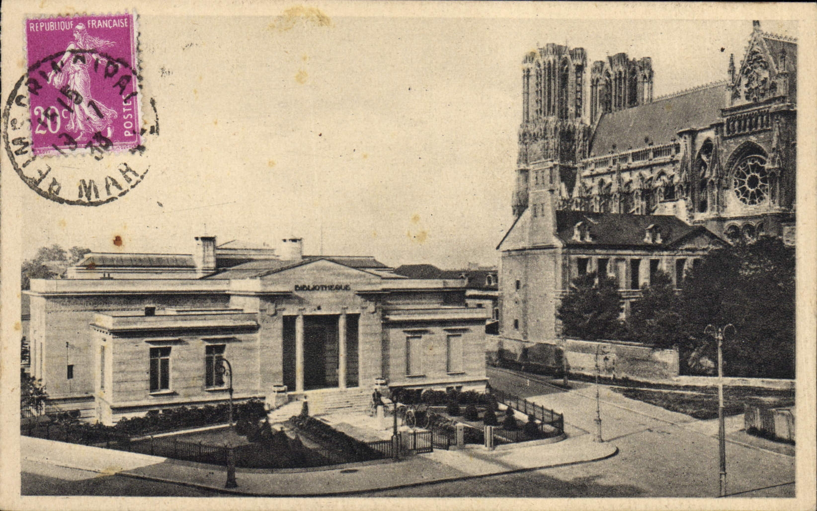 VINTAGE POSTCARD Rheims the Carnegie Library