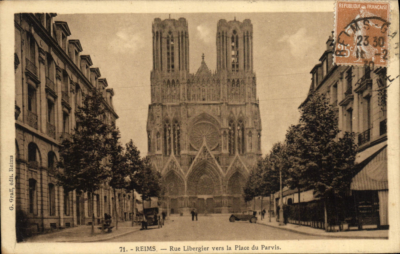CPA Reims Rue Libergier Vers La Place Du Parvis