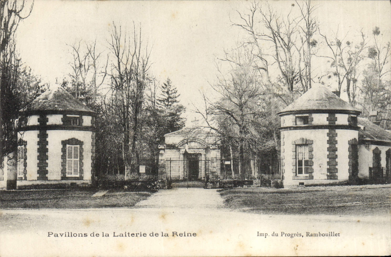 CPA Rambouilet Pavillons De La Laiterie De La Reine
