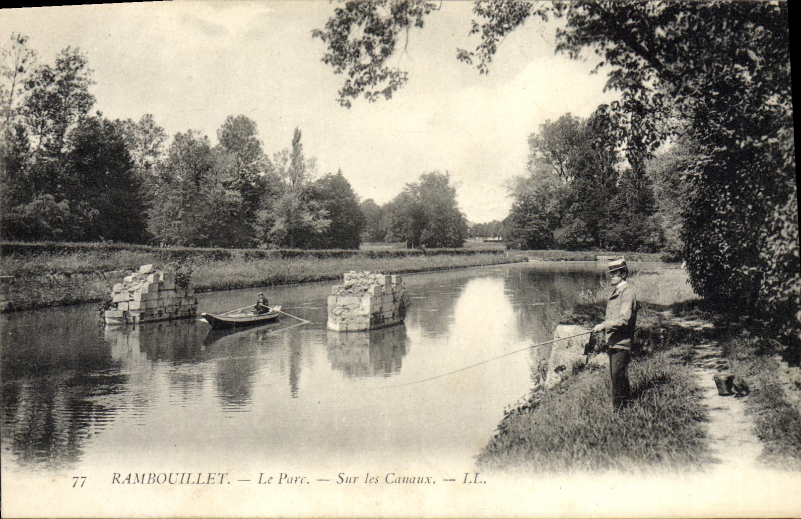 CPA Rambouilet Le Parc Sur Les Canaux Peche Pecheur