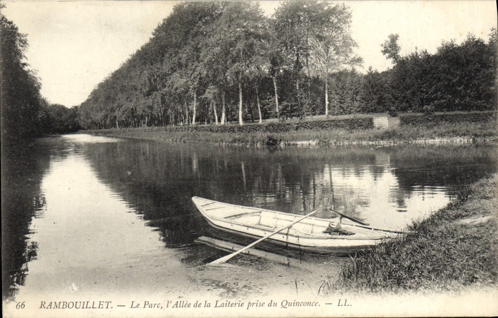 CPA Rambouilet Le Parc I'Allee De La Laiterie Prise Du Quinconce