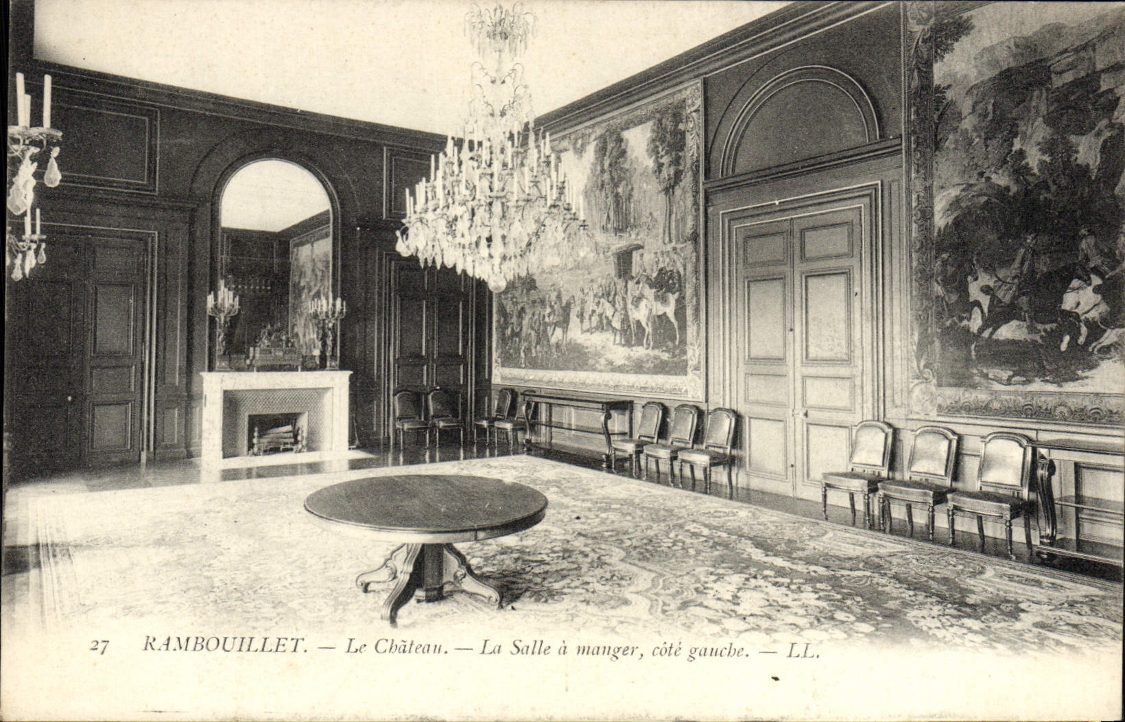 CPA Rambouilet Le Chateau La Salle A Manger cote gauche