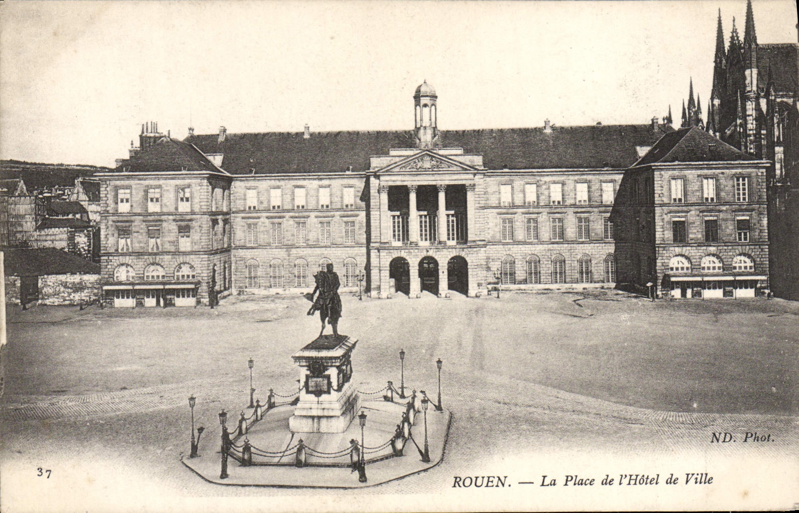 VINTAGE POSTCARD Rouen the Place De I' Town hall