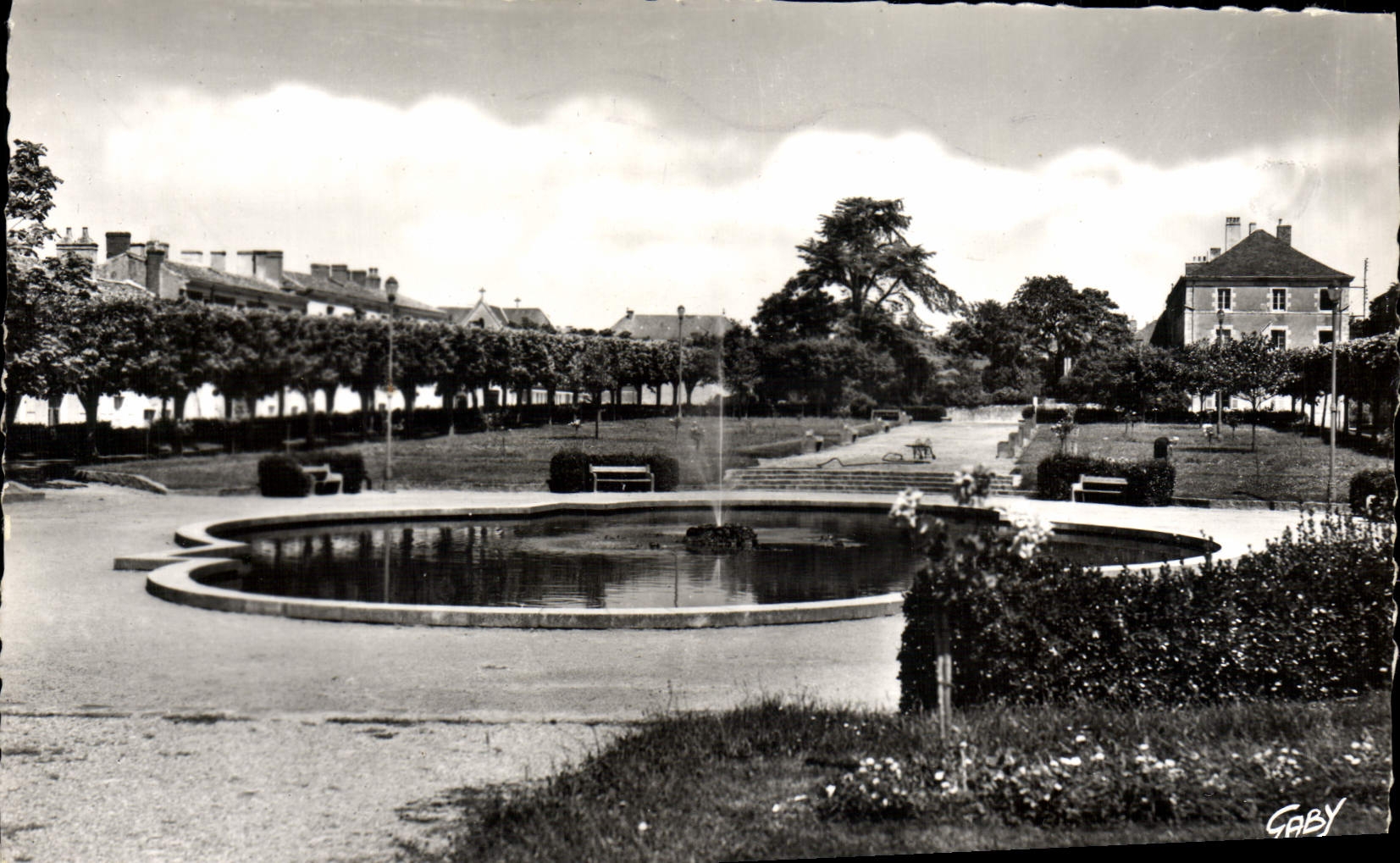 MODERN CARD the Rock On Yon Jet of water Bayard Public garden