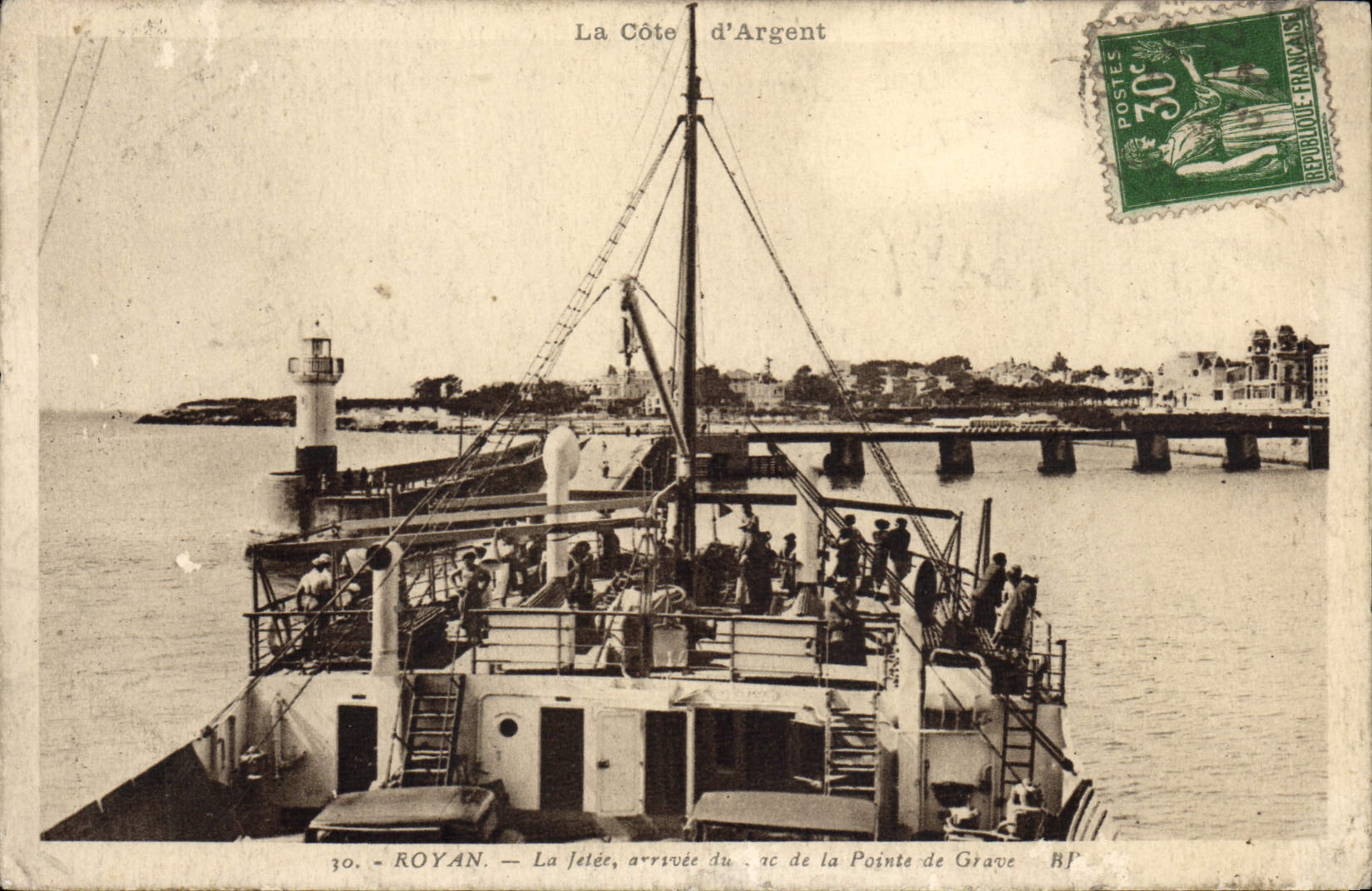VINTAGE POSTCARD Royan the pier Boat