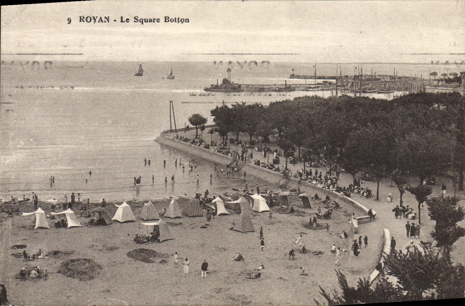 CPA Royan Le Square Botton