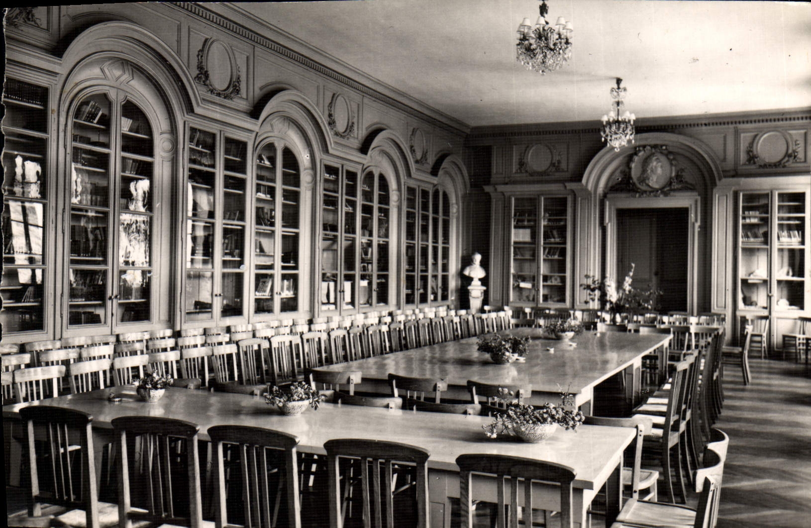 CPM France La Salle Louis XV