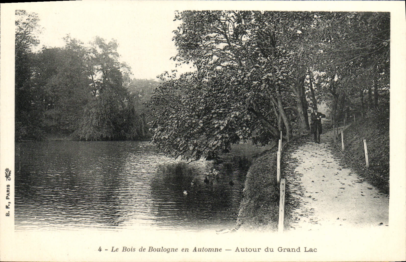 CPA Le Bois de Boulogne en Automne Autour du Grand Lac
