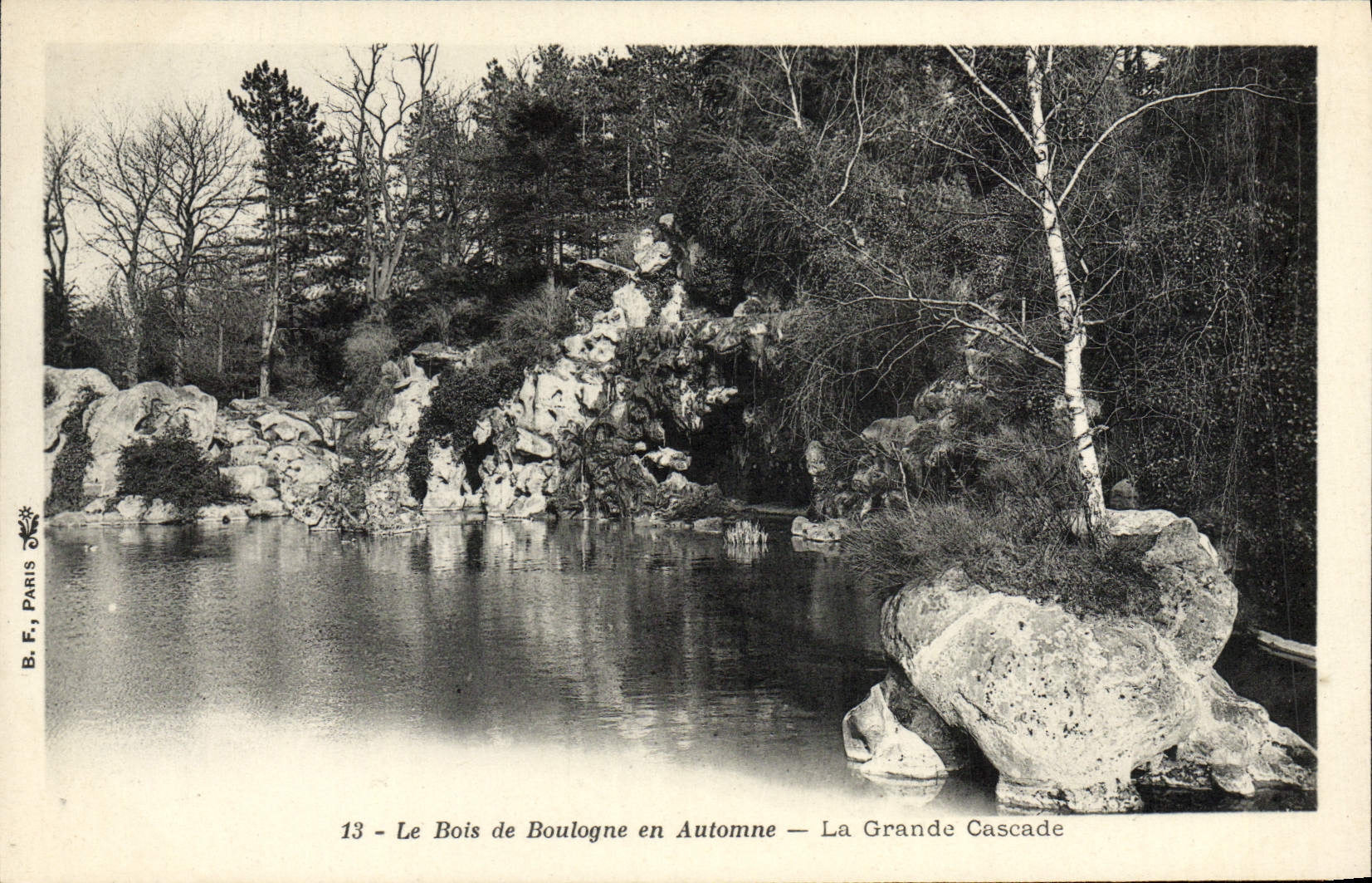VINTAGE POSTCARD the Bois de Boulogne in Fall the large cascade