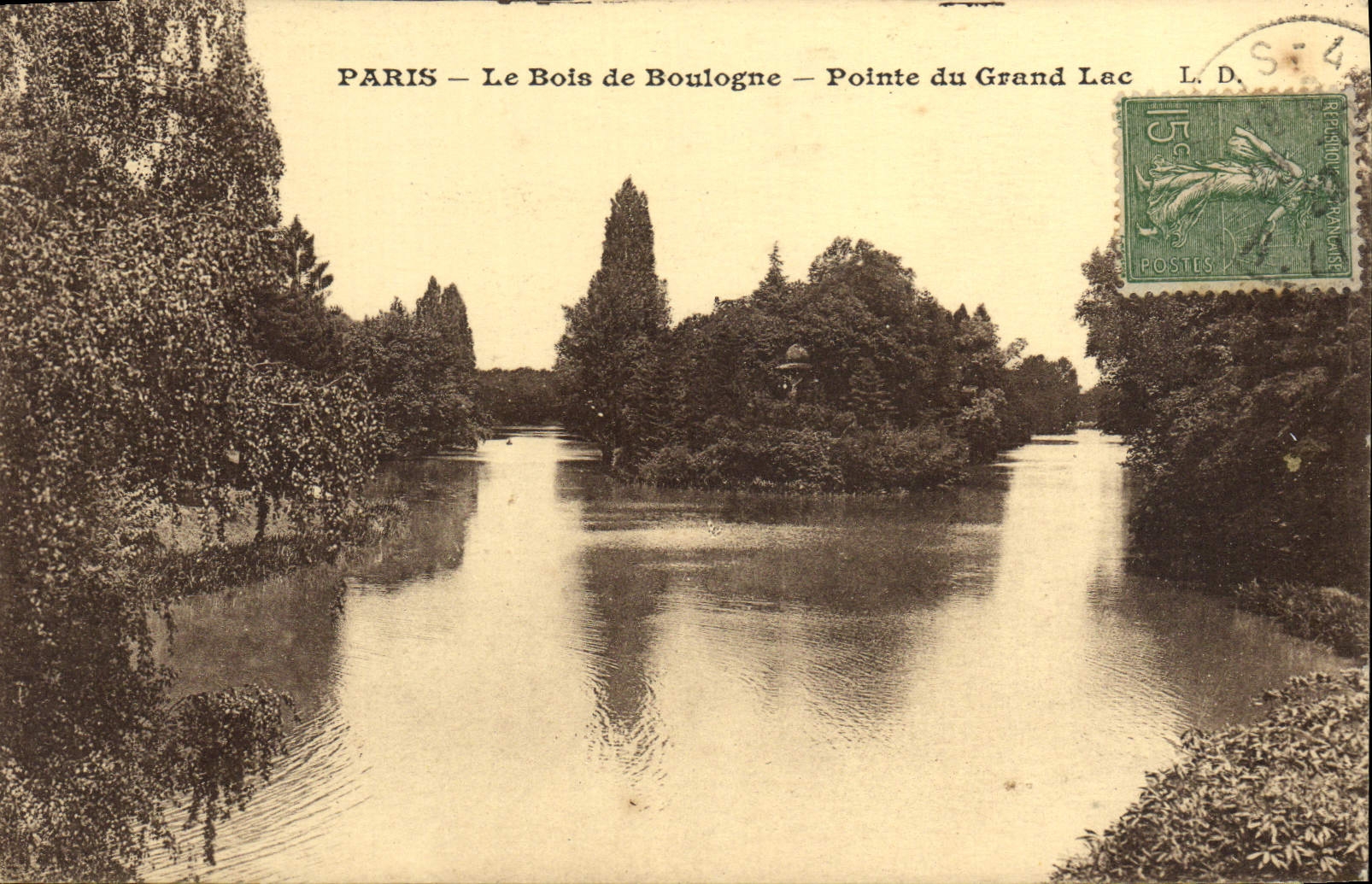 VINTAGE POSTCARD Paris the Bois de Boulogne Points Big lake