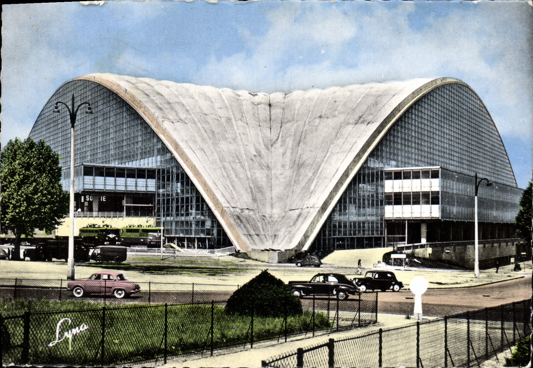 MODERN CARD Round Point of Defense Palate of the CNIT seen of the Earth Full Paris