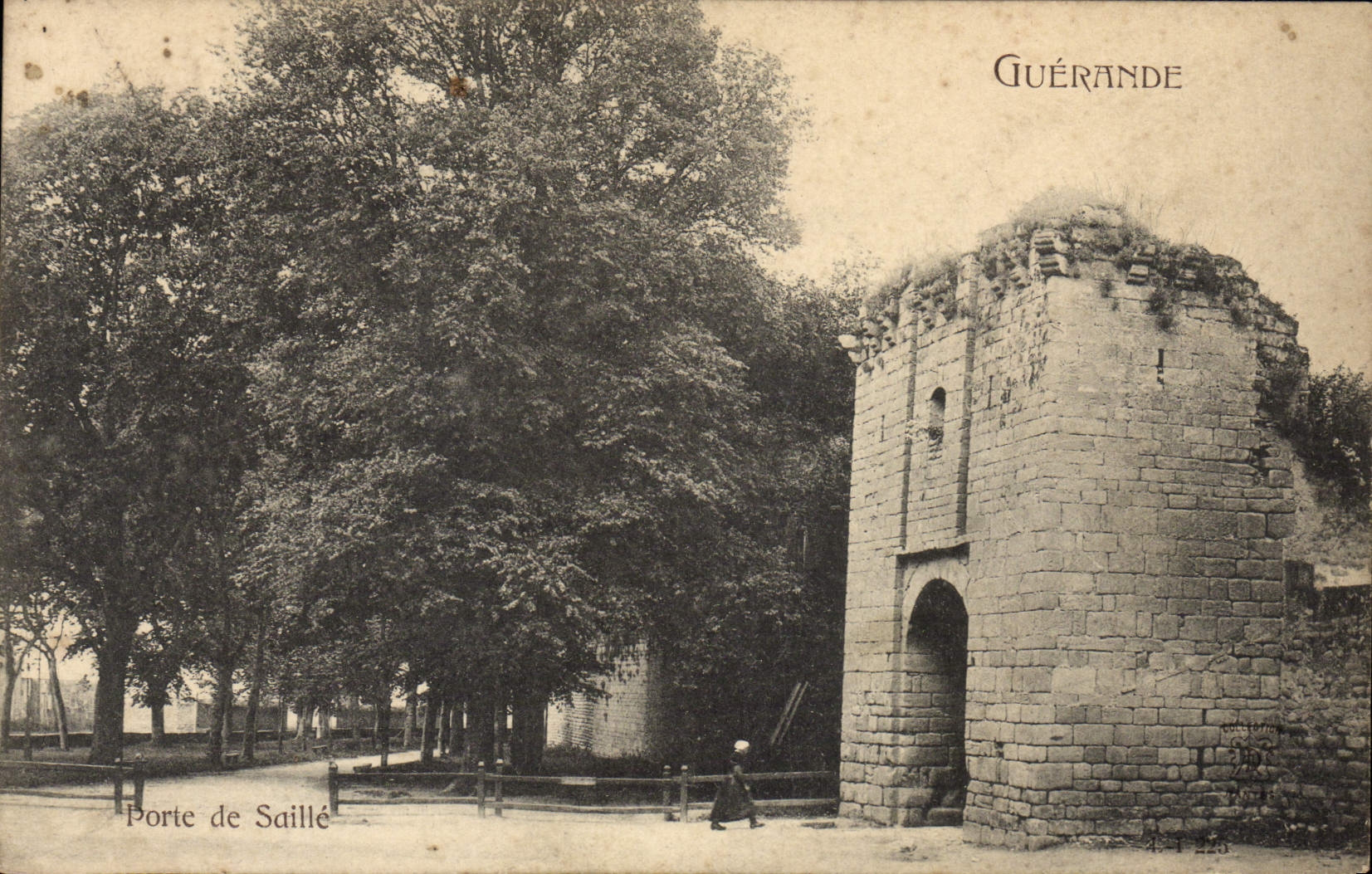 VINTAGE POSTCARD Guerande Porte Covers