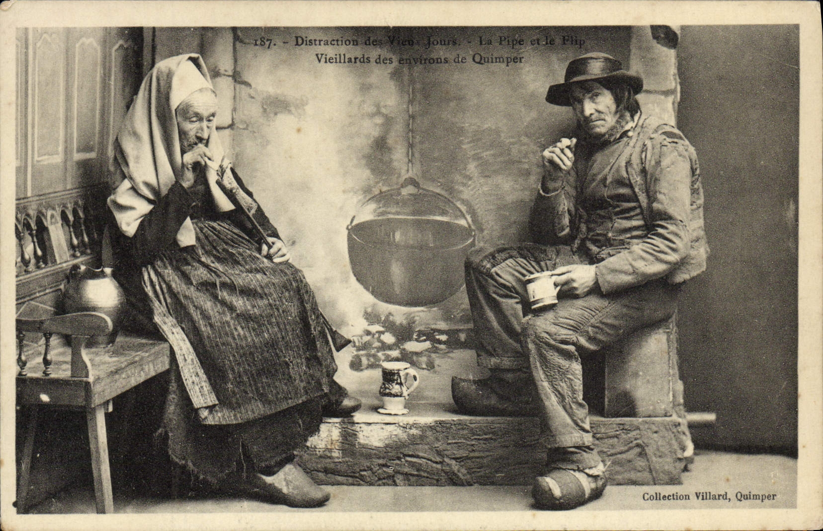 CPA Distraction des vieux jours La pipe et le Flip Folklore Quimper