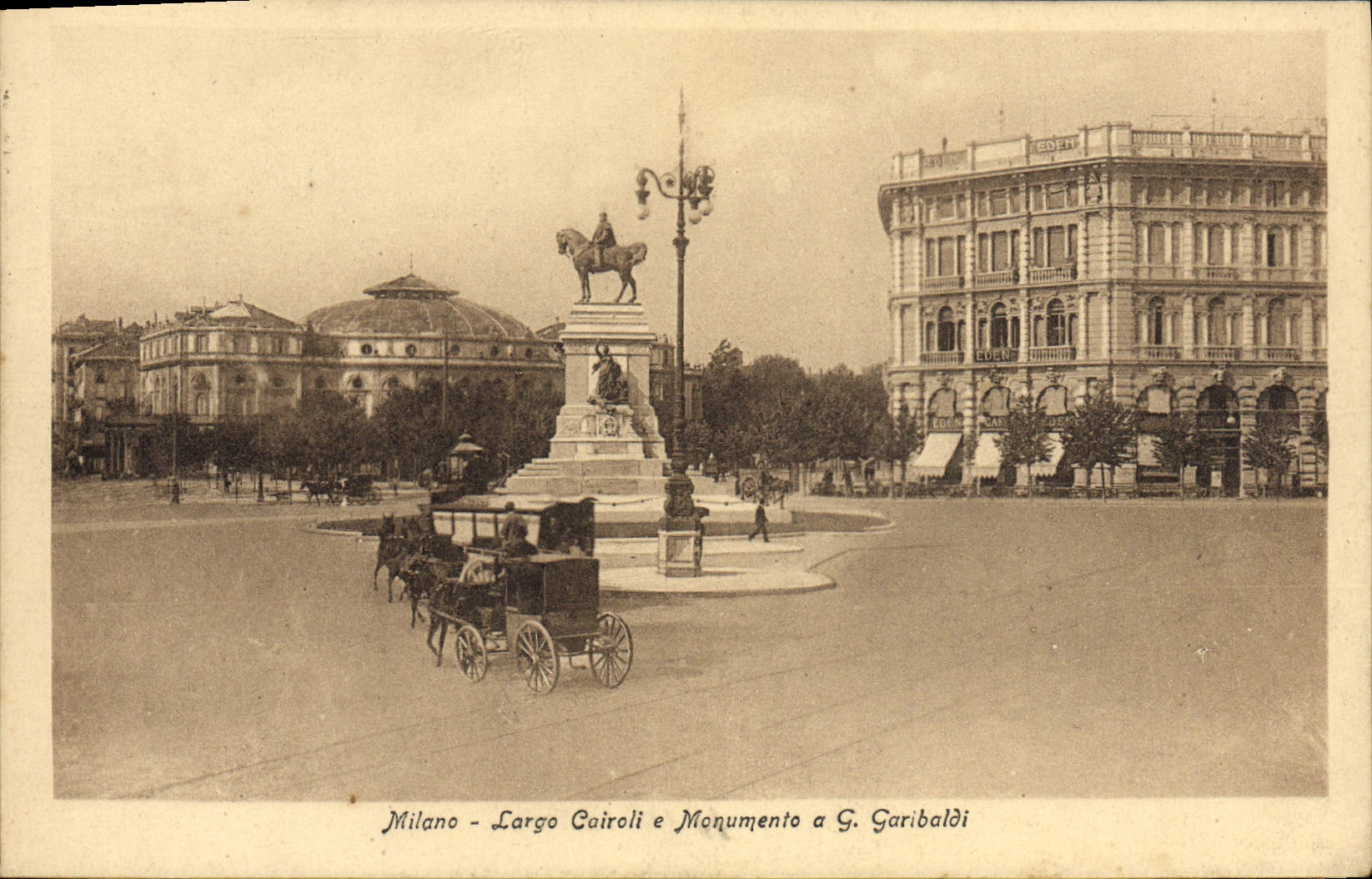 VINTAGE POSTCARD Milon Largo Cairoli E Monumento has Garibaldi