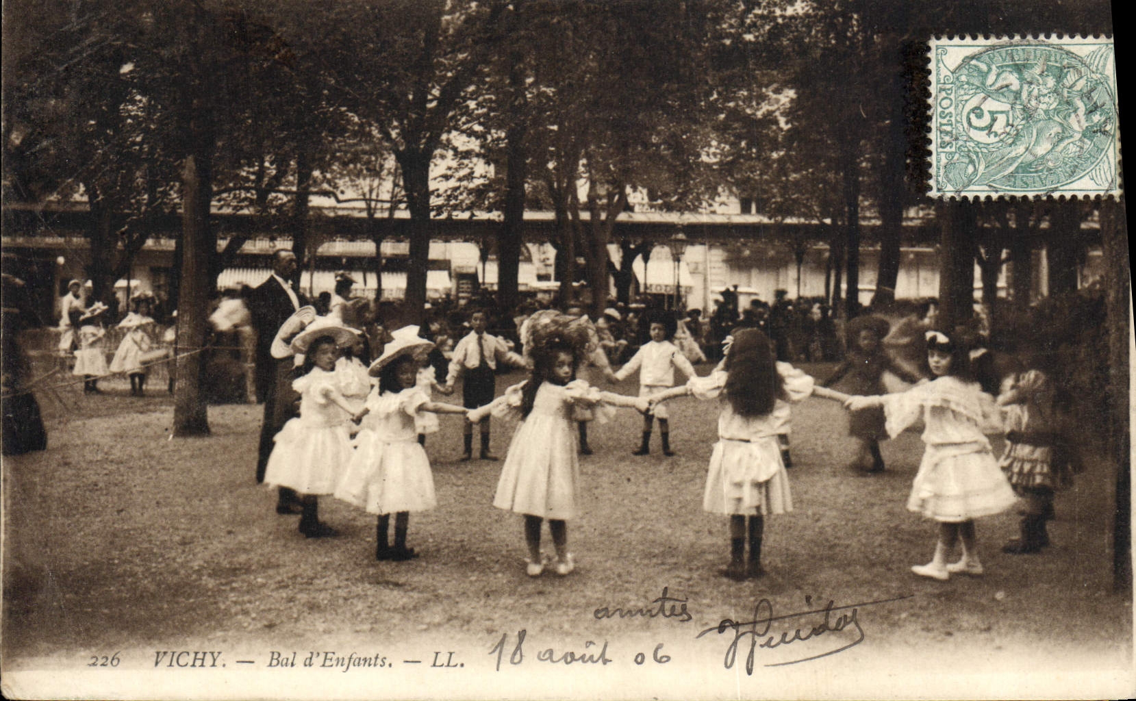 CPA Vichy Bal d'Enfants