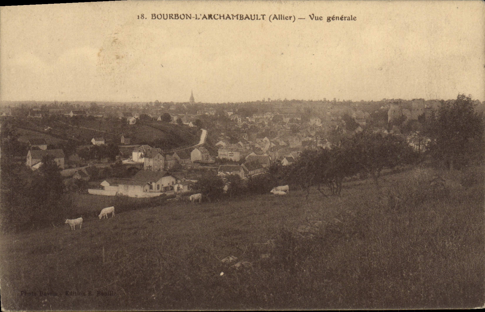 CPA Bourbon L'Archambault Vue generale