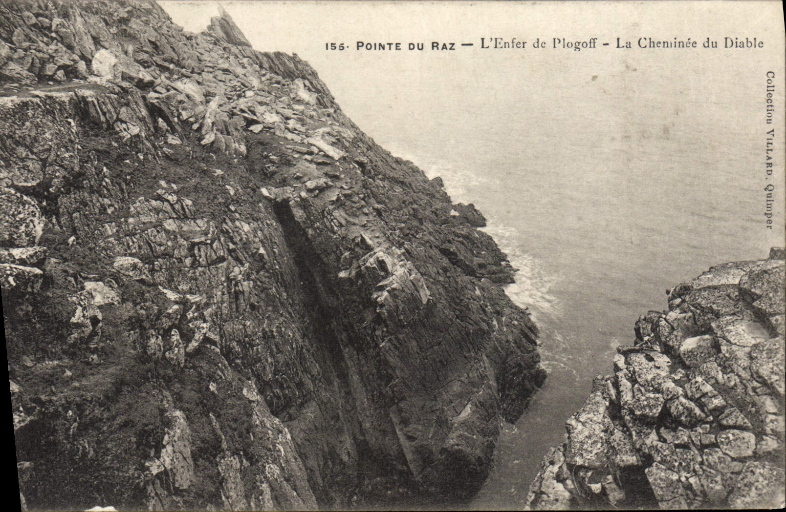 CPA Pointe Du Raz L'Enfer de Plogoff La cheminee du diable