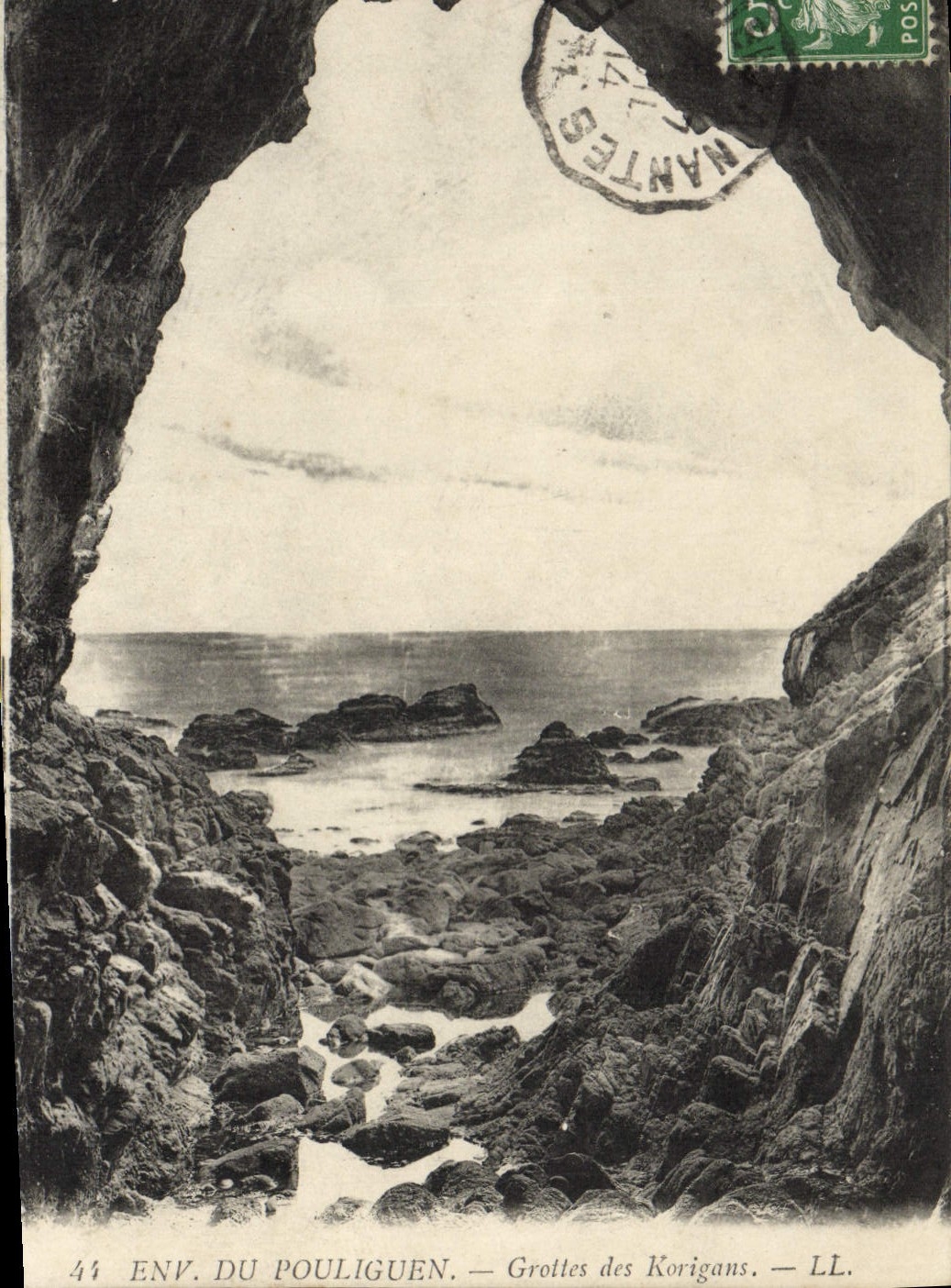 VINTAGE POSTCARD Env Of Pouliguen Caves of Korigans