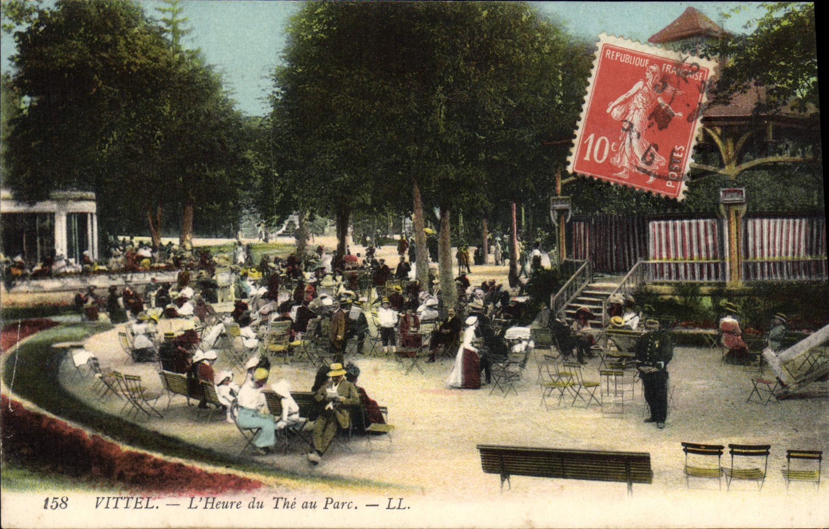 VINTAGE POSTCARD Vittel the Hour of the to the Park