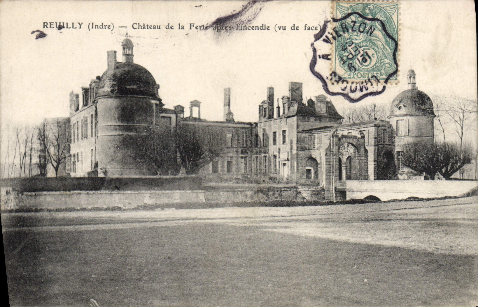 CPA Reuilly Chateau de la Ferte apres l'incendie