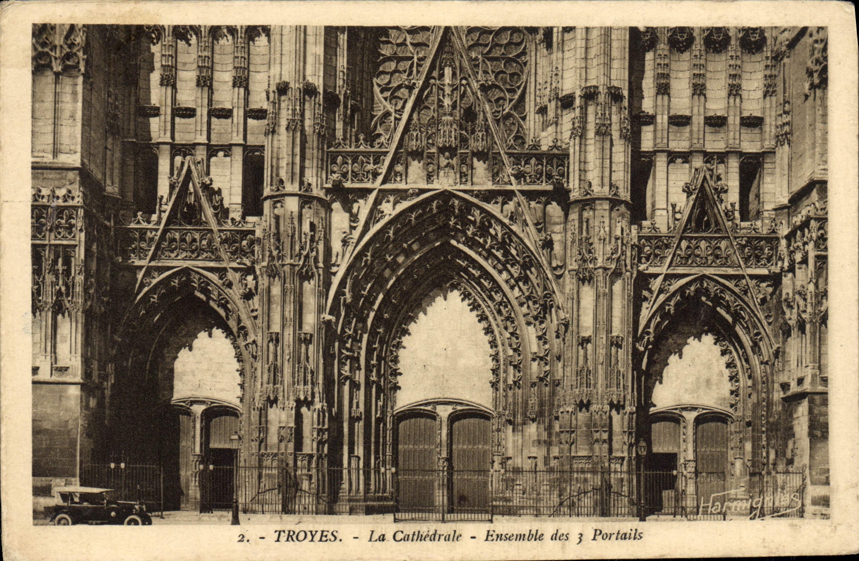 CPA Troyes La Cathedrale Ensemble des 3 portails