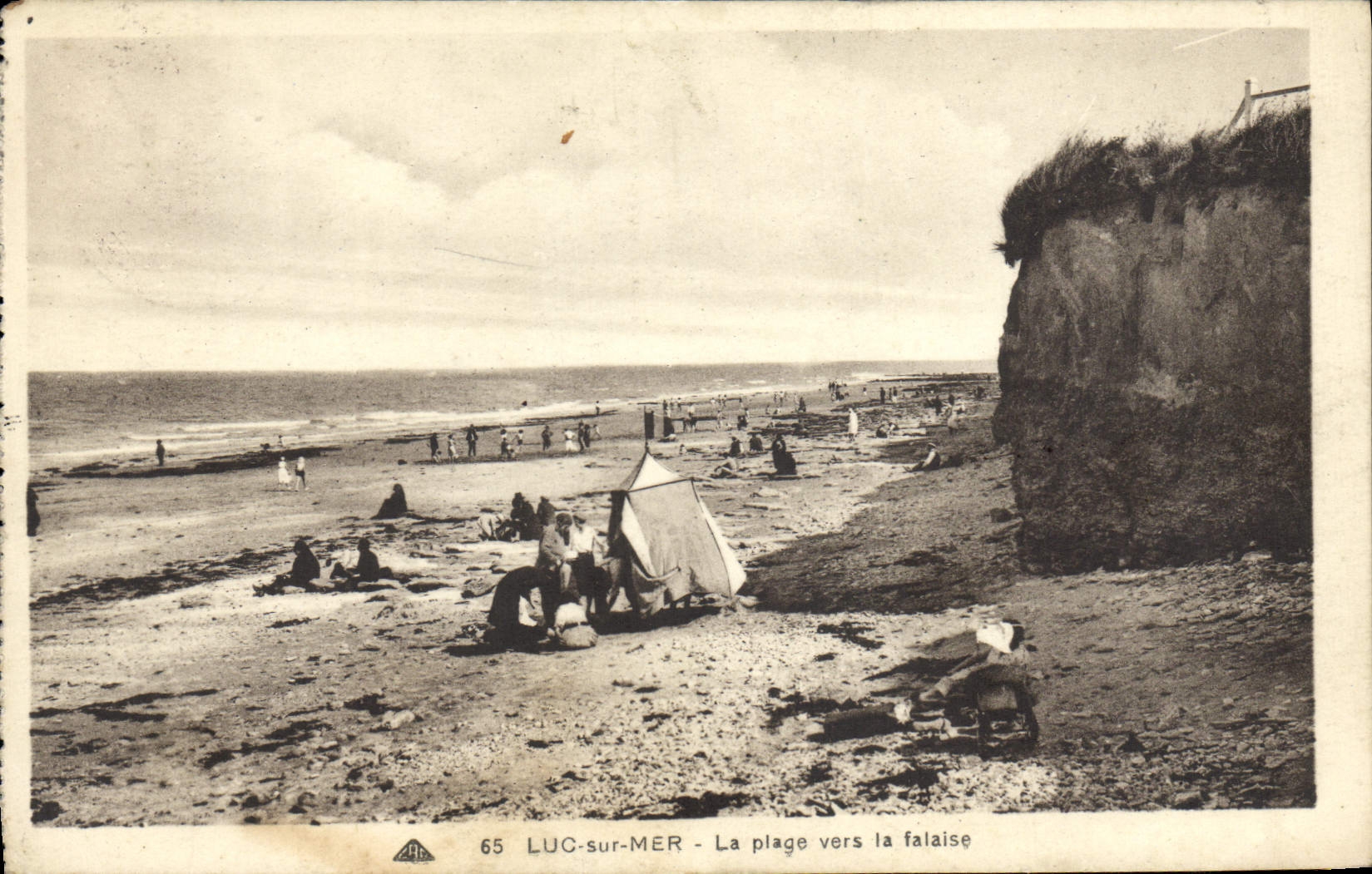 VINTAGE POSTCARD Luc on Sea the Beach Towards Cliff