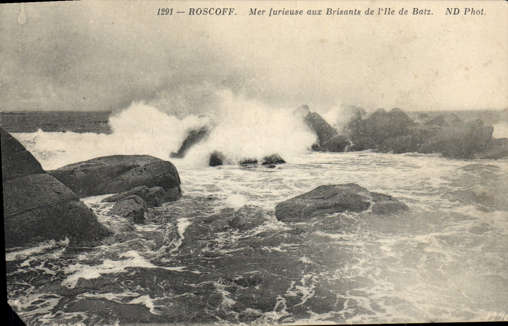 VINTAGE POSTCARD Roscoff Furious Sea with Breaking of I' of Batz