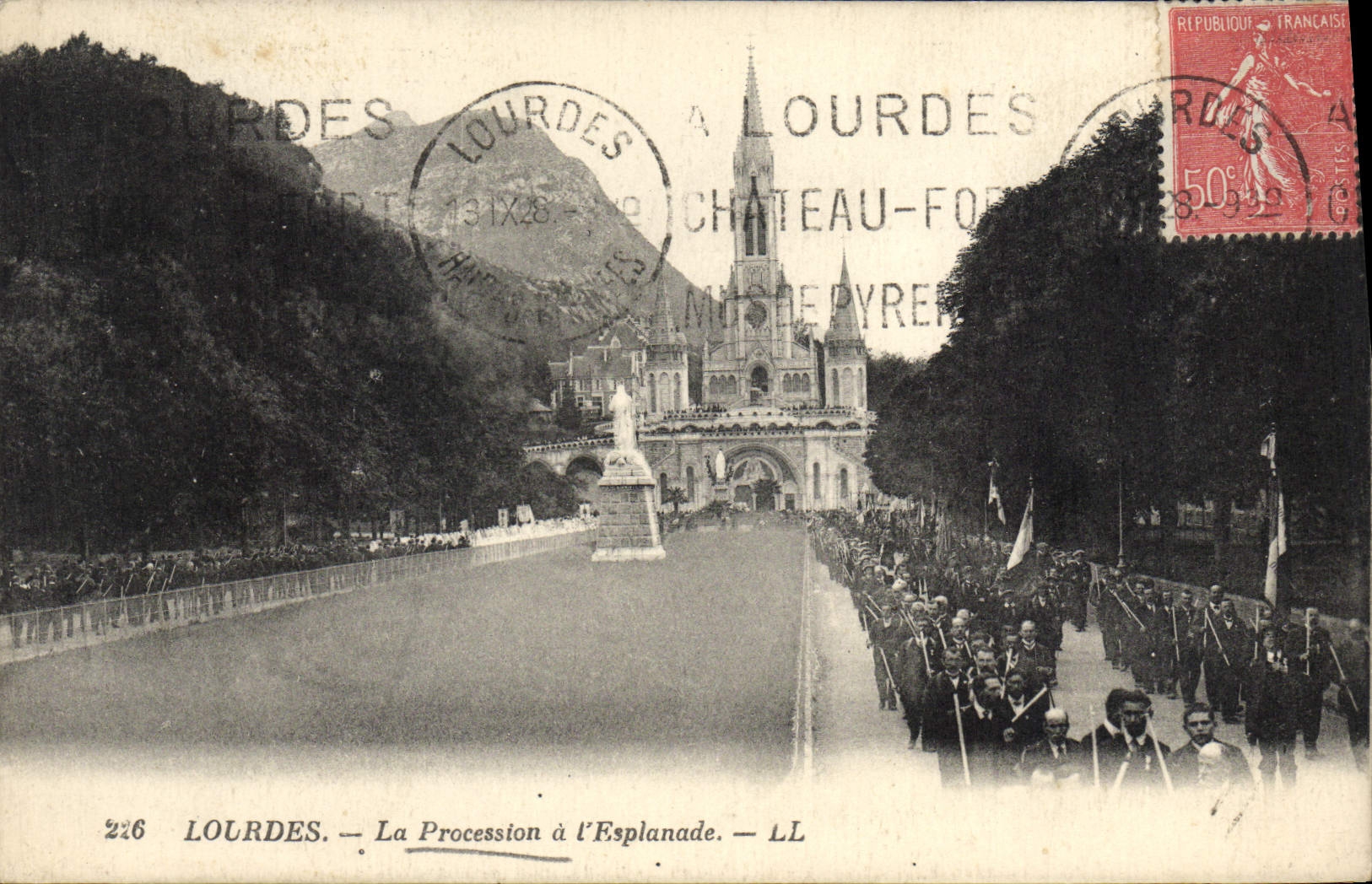 VINTAGE POSTCARD Heavy the Procession with the Esplanade