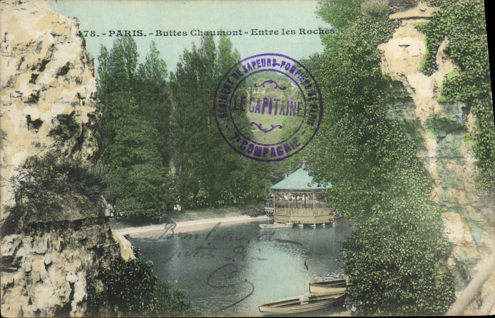 CPA Paris Buttes Chaumont Entre les Roches