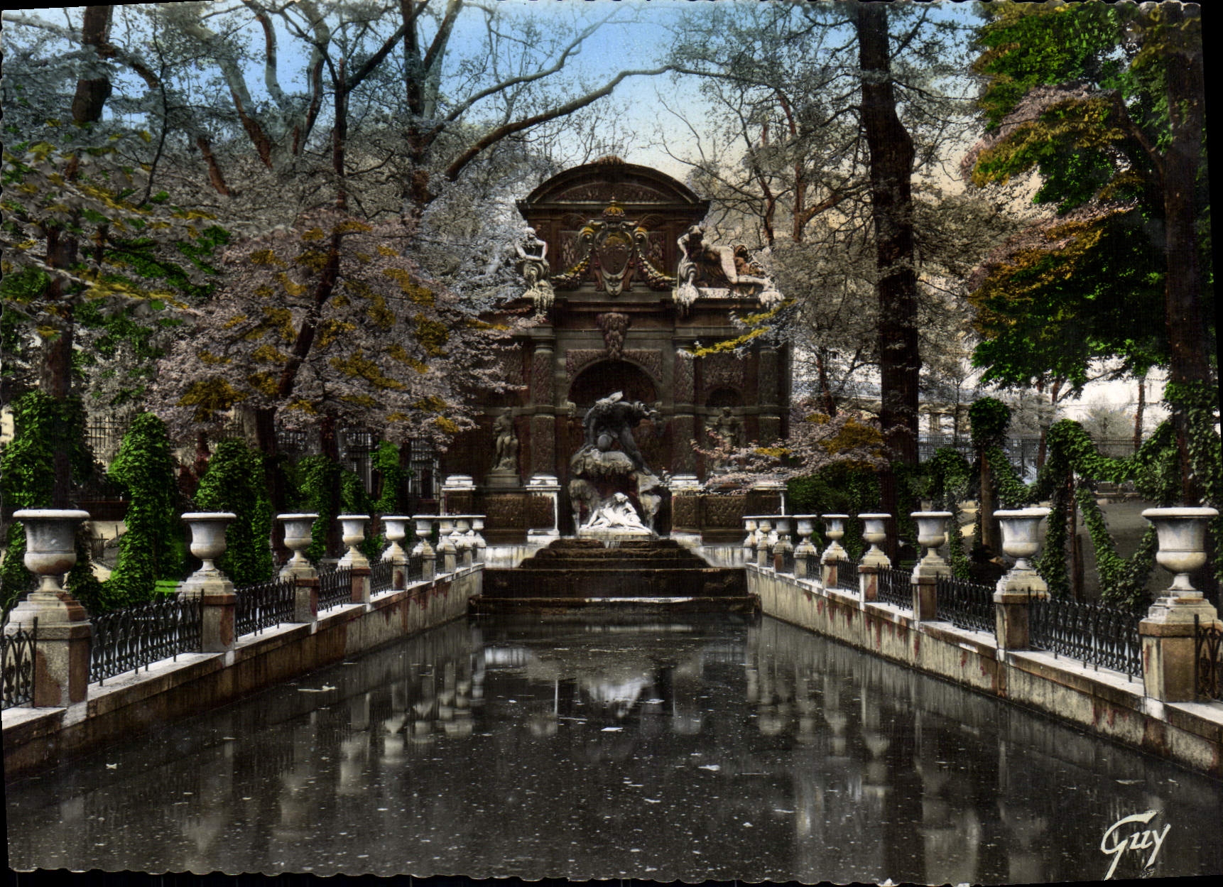 CPM Paris Et Ses Merveilles La Fontaine de Medicis