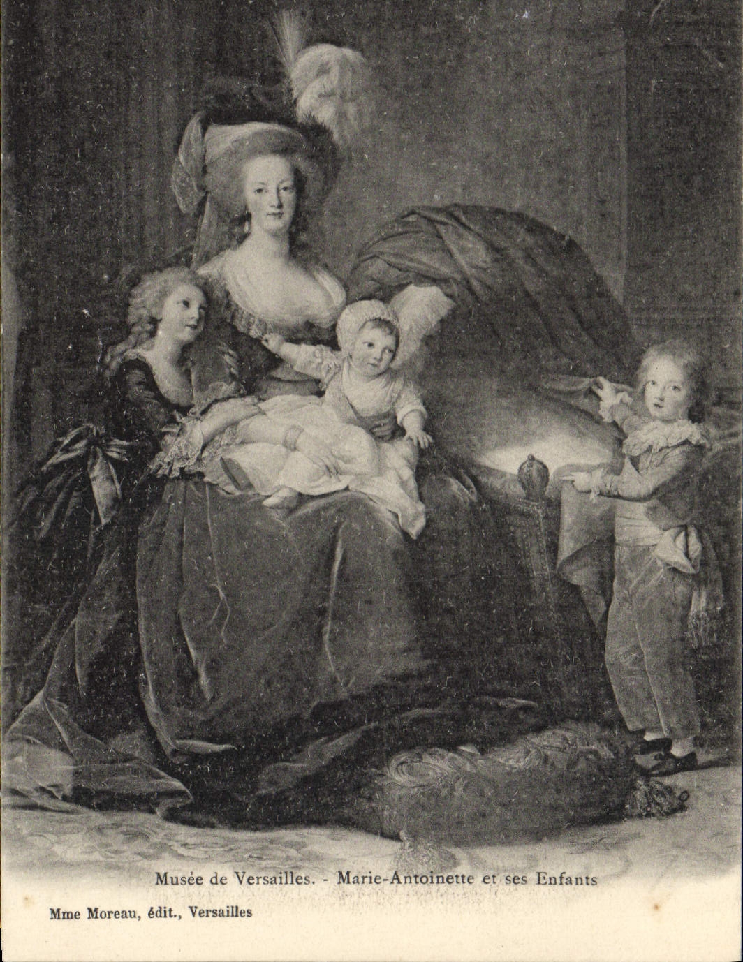 VINTAGE POSTCARD Museum Of Versailles Marie Antoinette And Her Children