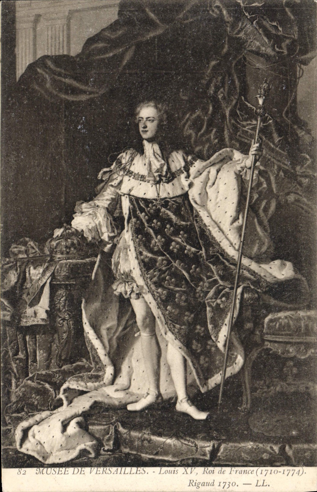 VINTAGE POSTCARD Museum Of Versailles Louis XV King De France