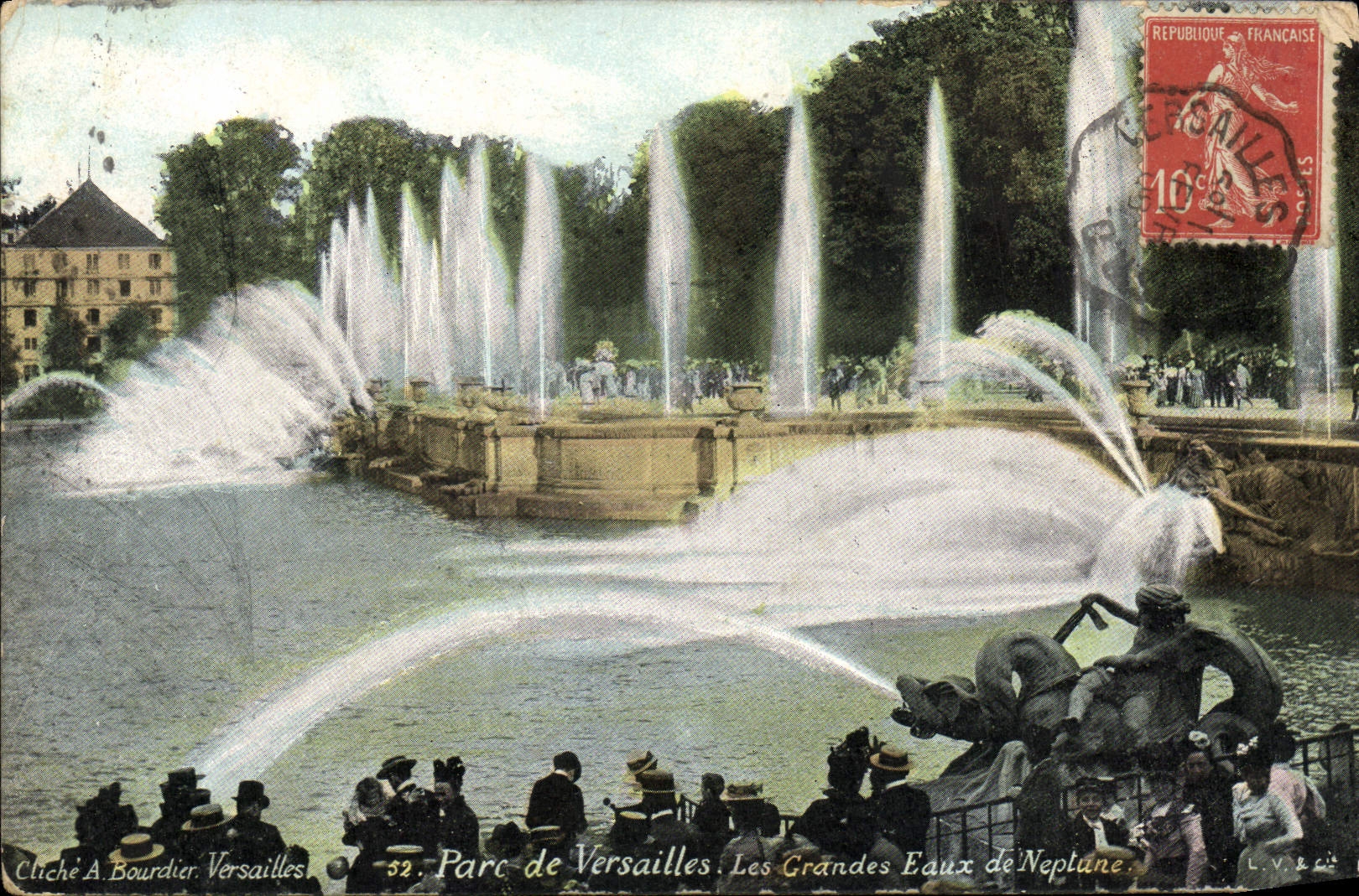 VINTAGE POSTCARD Park Of Versailles Large Water De Neptune