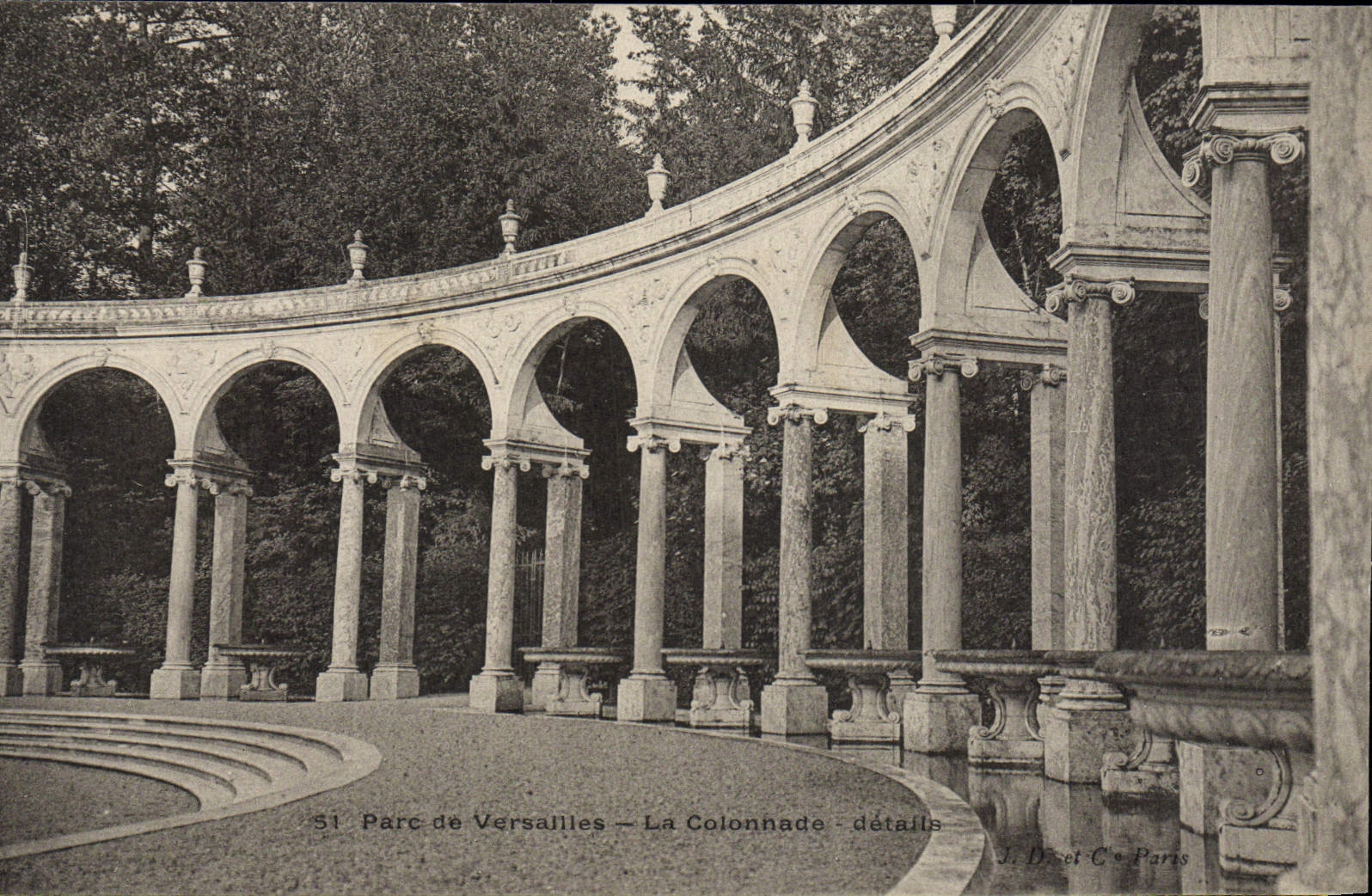 VINTAGE POSTCARD Park Of Versailles the Colonnade Details