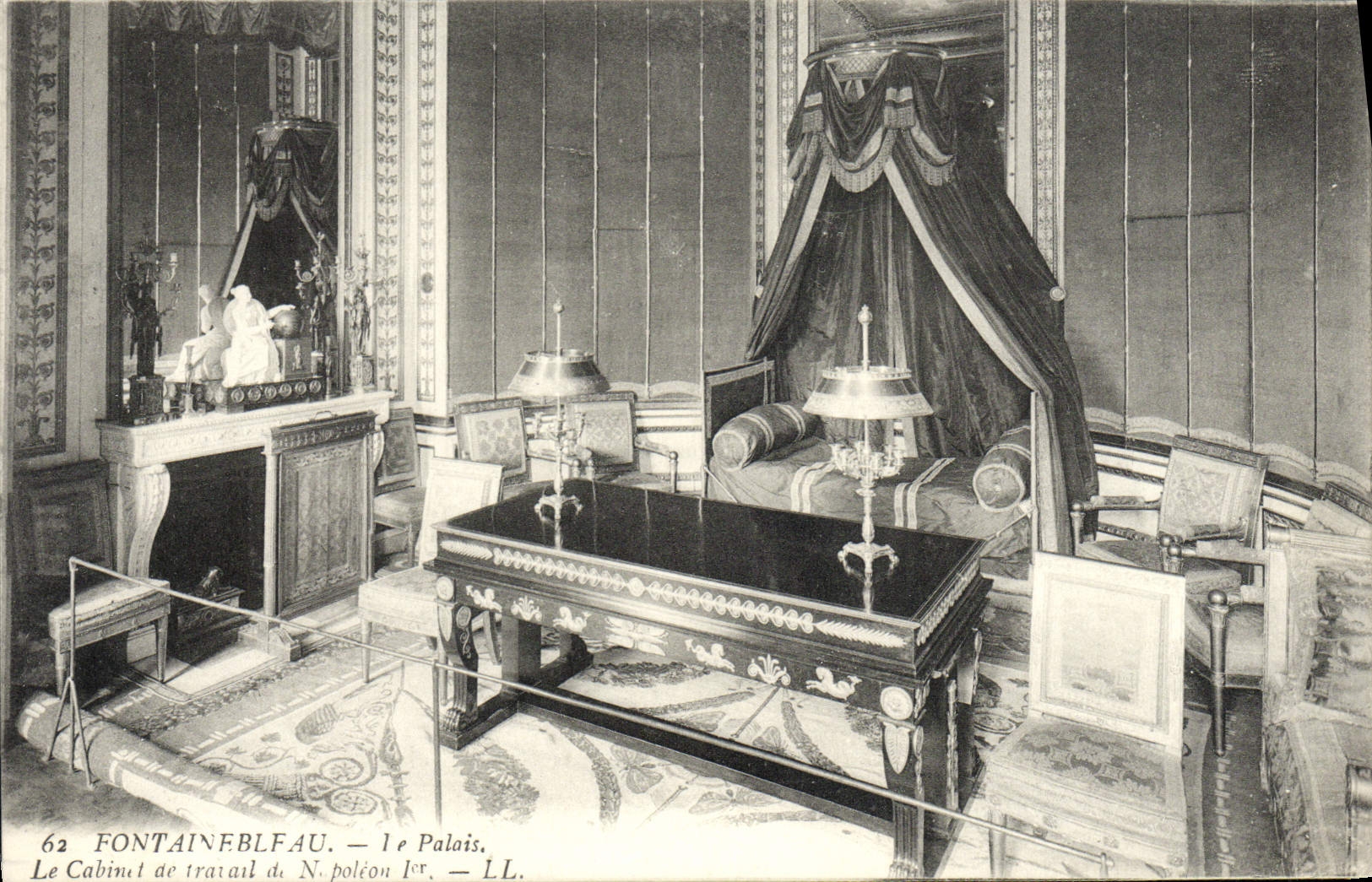 VINTAGE POSTCARD Fontainebleau the Palate the study of Napoleon 1st