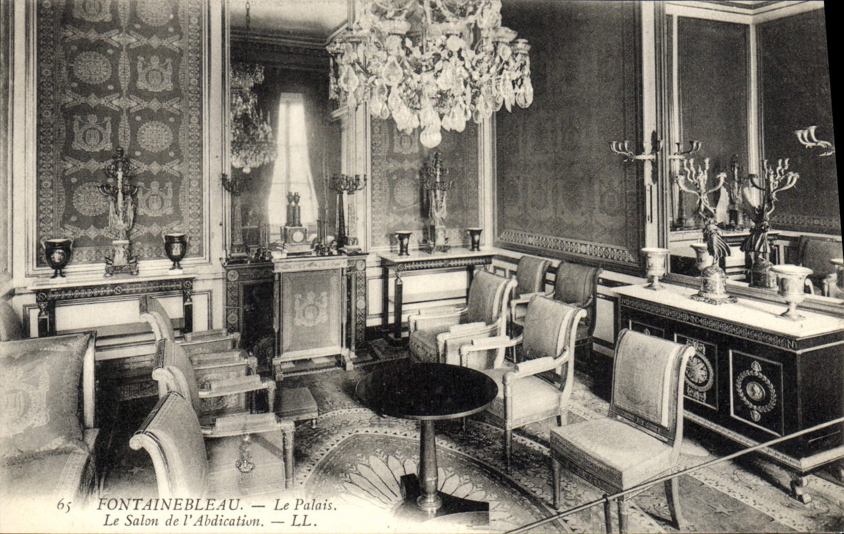VINTAGE POSTCARD Fontainebleau the Palate the living room of abdication
