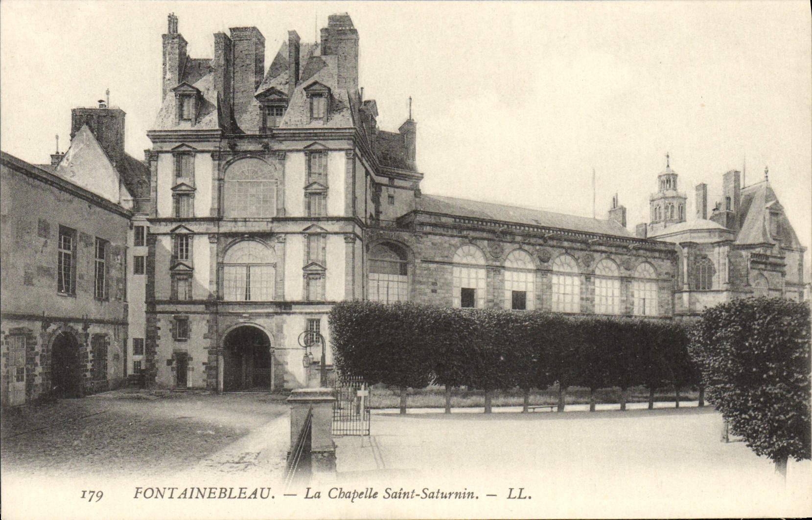 VINTAGE POSTCARD Fontainebleau La Chapelle Holy Saturnin