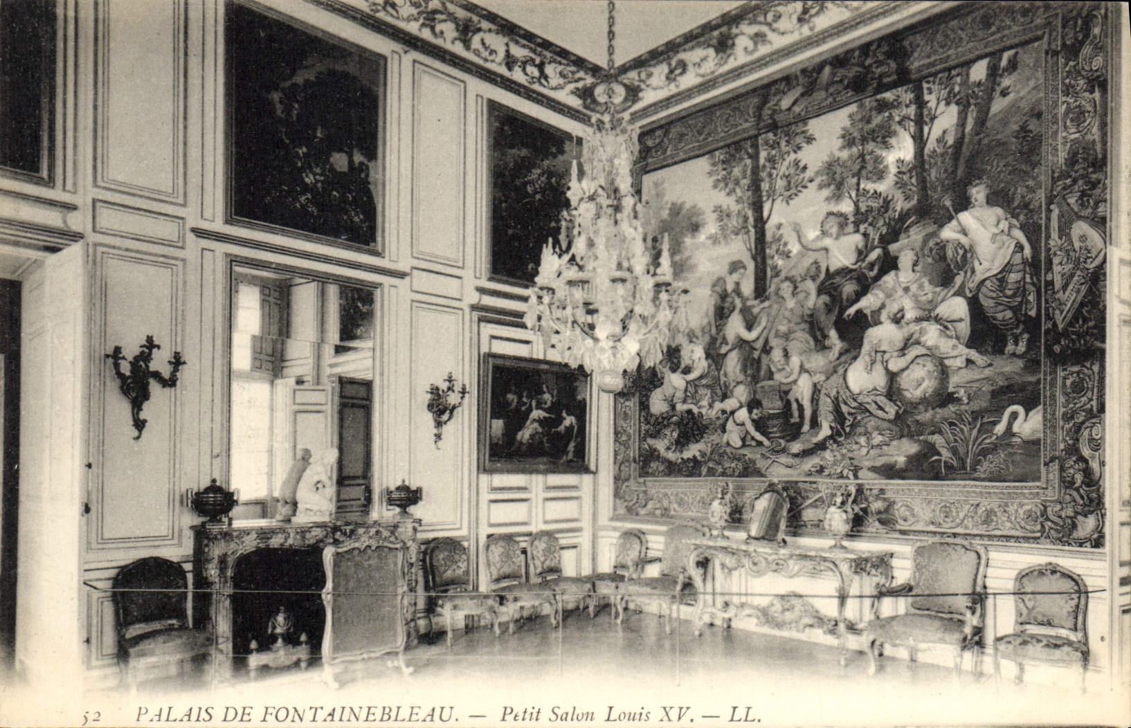 VINTAGE POSTCARD Palate De Fontainebleau Small Living room Louis XV