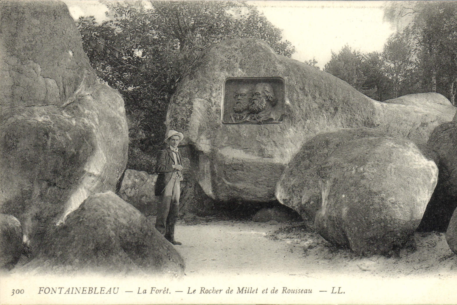 CPA Fontainebleau La Foret Le Rocher De Millet Et De Rousseau