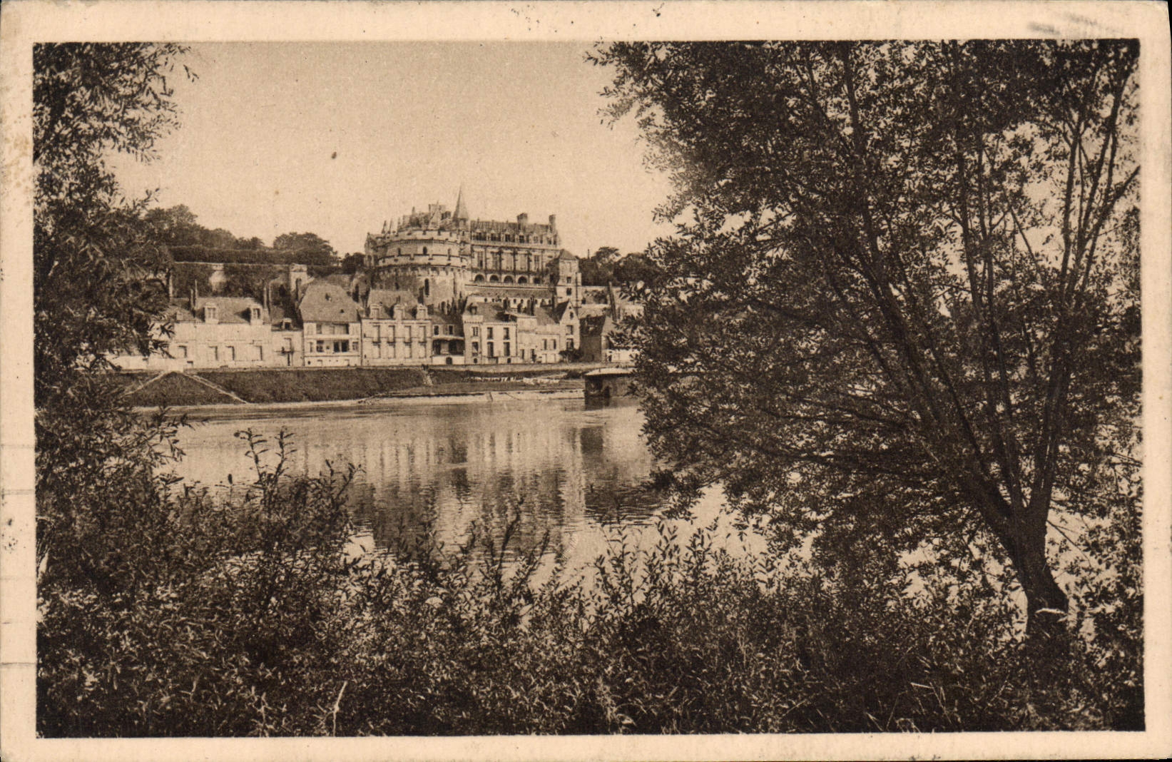 CPA Amboise Vue Sur Le Chateau