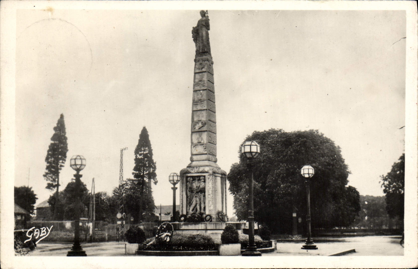 MODERN CARD Alencon the War memorial Militaria