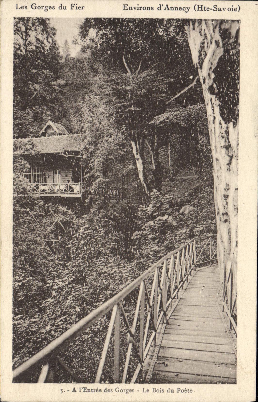 Alrededores de la POSTAL de la VENDIMIA de la catarata de Annecy de confiar en en la entrada de las gargantas la madera del poeta