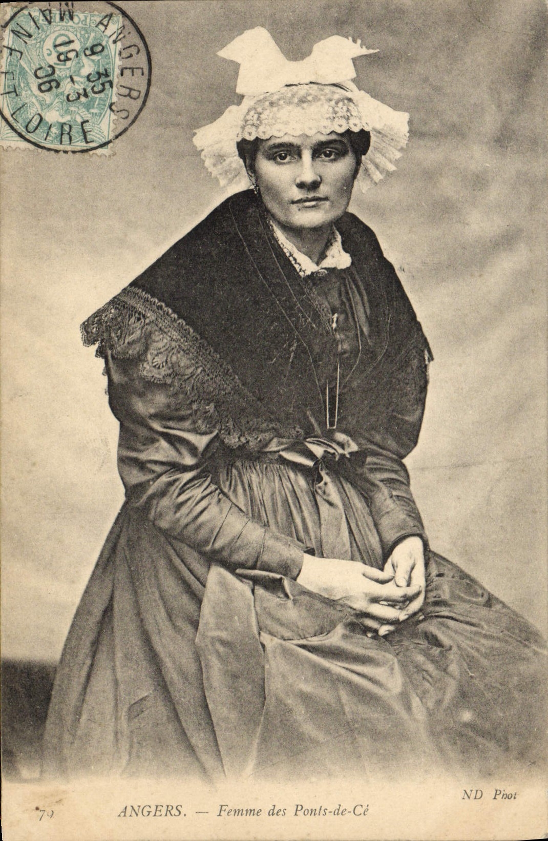 La POSTAL de la VENDIMIA encoleriza Femine de los puentes de este folklore